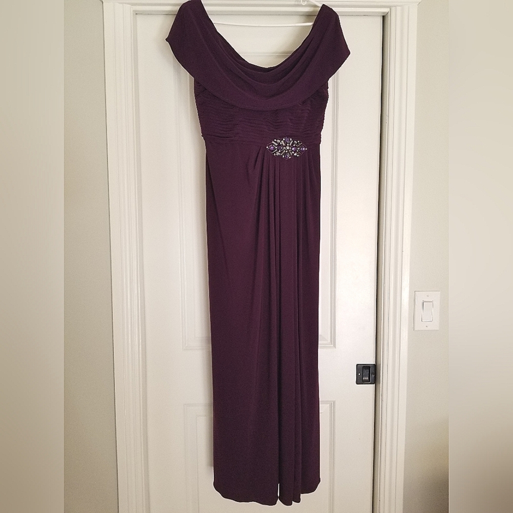 Gorgeous Alex Evening Gown Dress Plum Purple Aubergine Size 6